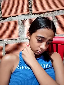 Zoe_Sweett18 live sex cam