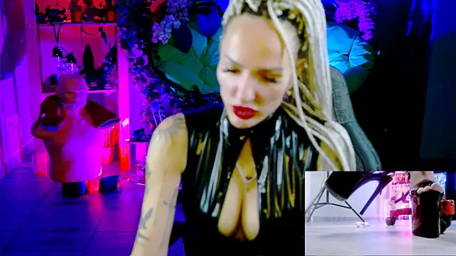 MonicaMaxwel live sex cam