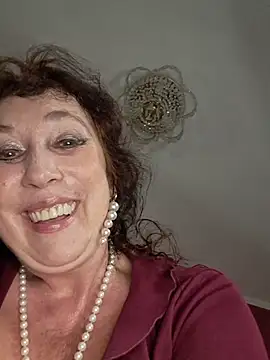 GypsyEsmeralda live sex cam