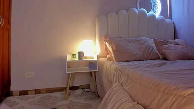 martinaaricci live sex cam