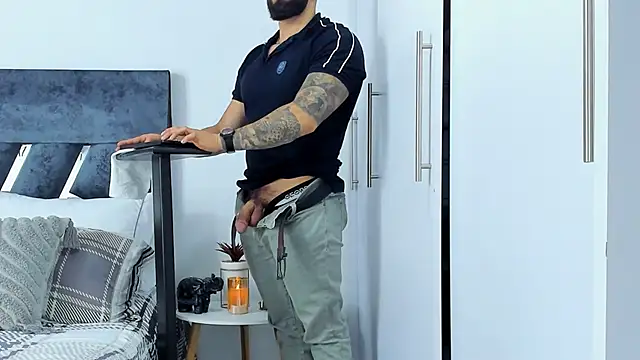 Zack_Froone live sex cam