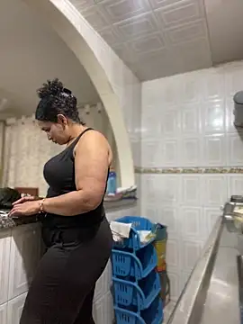 Carola-Ross live sex cam