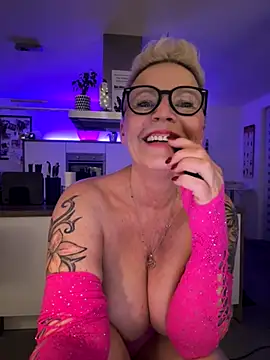 German_Milf live sex cam