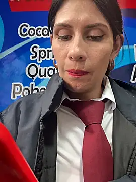 Alysson-- live sex cam