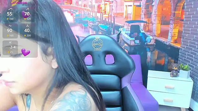 Small_naughty_ live sex cam