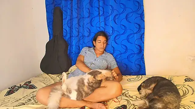 Oh_Tique live sex cam