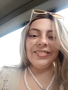 madelaine- live sex cam