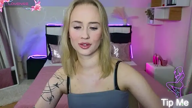 SashaBrooks live sex cam