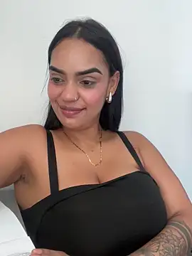 Sara-77 live sex cam