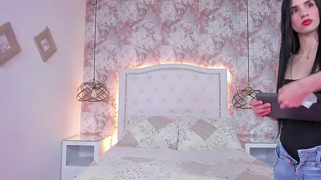 ScarletMore live sex cam