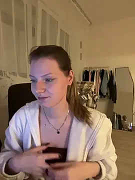 MaryHiggins live sex cam