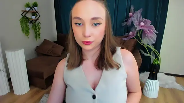 TrueReincarnation live sex cam