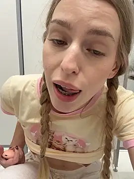 kira_mia live sex cam