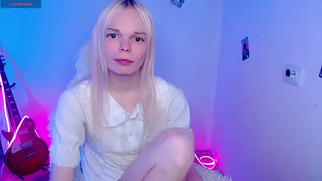 Emily_Nyaffee live sex cam