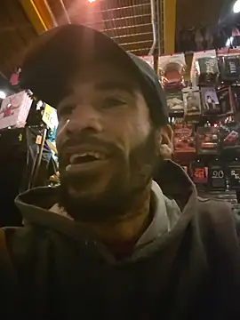 GuyInNY live sex cam