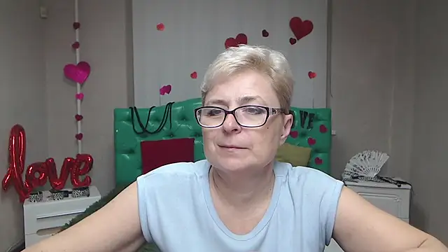 EmiliaGree live sex cam