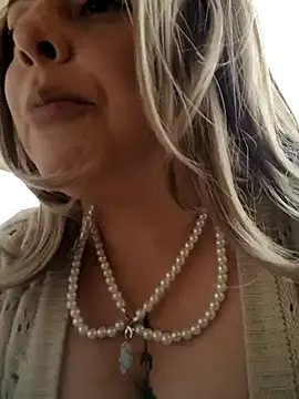 madelaine- live sex cam