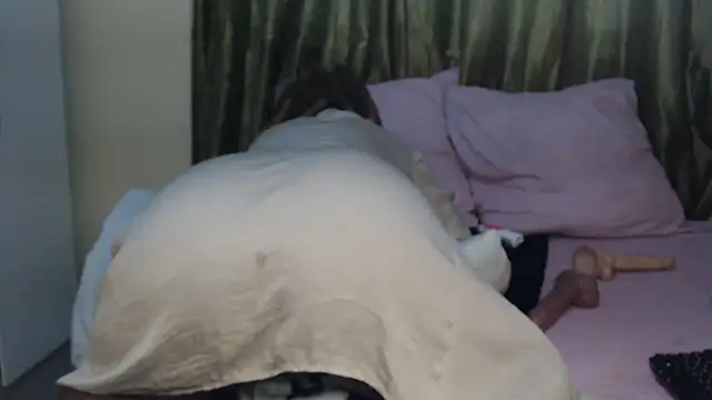 Foxybrownxx1 live sex cam