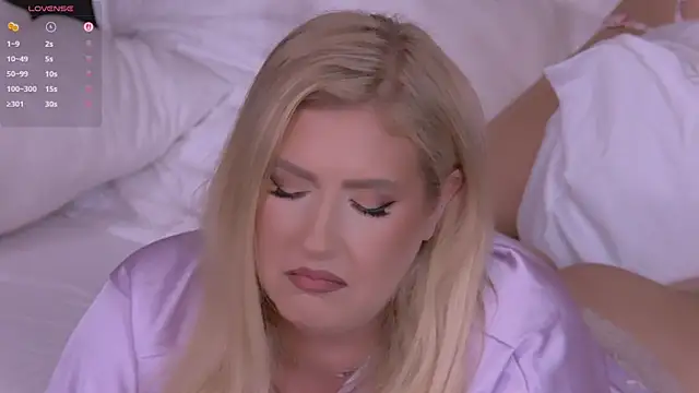 OndinaNoir live sex cam