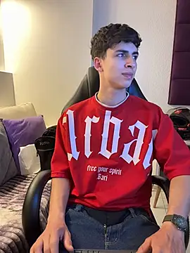 AdrianRinaldi live sex cam