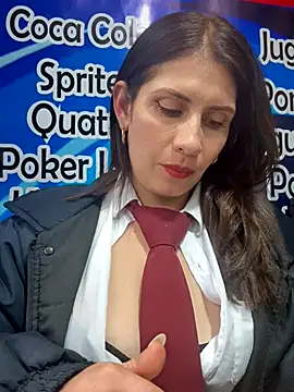 Alysson-- live sex cam