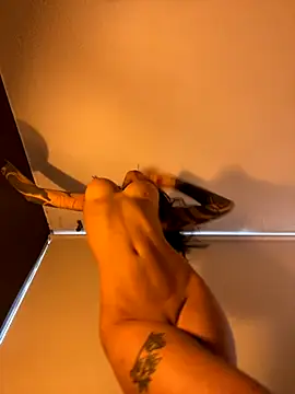 alessia_iris19 live sex cam