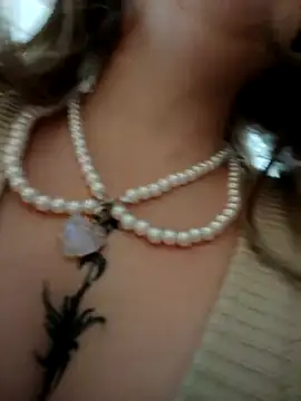 madelaine- live sex cam