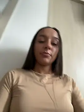 Brunettecollins05 live sex cam