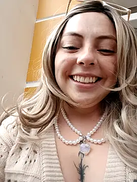 madelaine- live sex cam