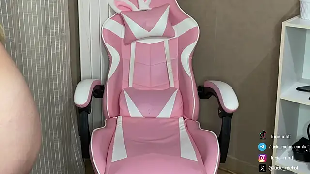 lucie_mehott live sex cam