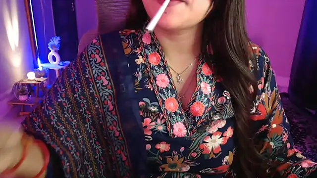 Mitikaa live sex cam