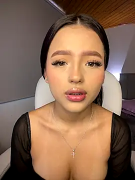 Sofia18_pinkk live sex cam