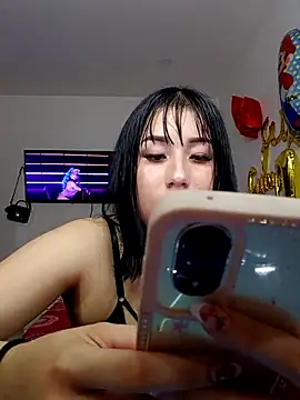 hot-shaved-baby live sex cam