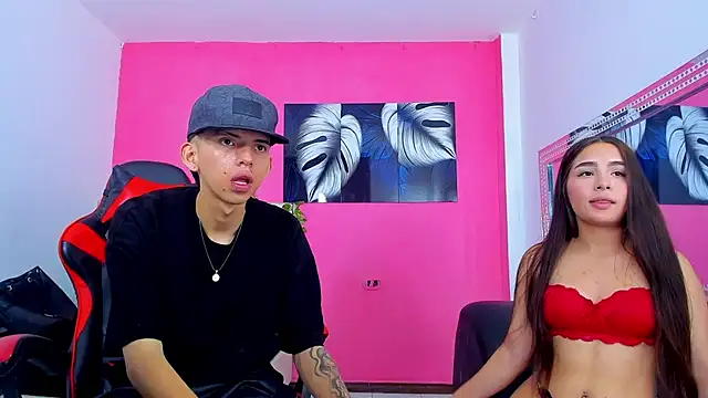 MiaAndTeylor live sex cam