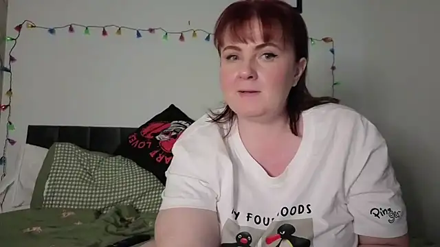 xJuicyLittlePrincessx live sex cam