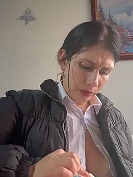 Alysson-- live sex cam