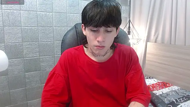 Iantwink18 live sex cam