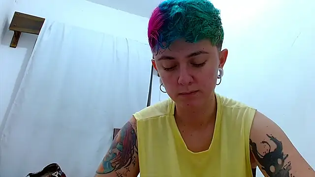 tomboyblue live sex cam