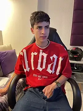 AdrianRinaldi live sex cam