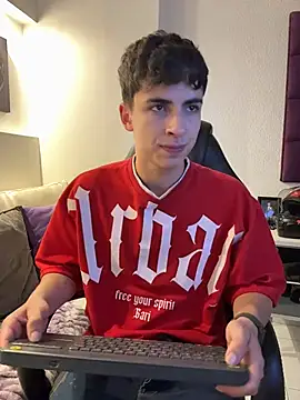 AdrianRinaldi live sex cam