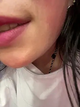 Mia_salinass live sex cam