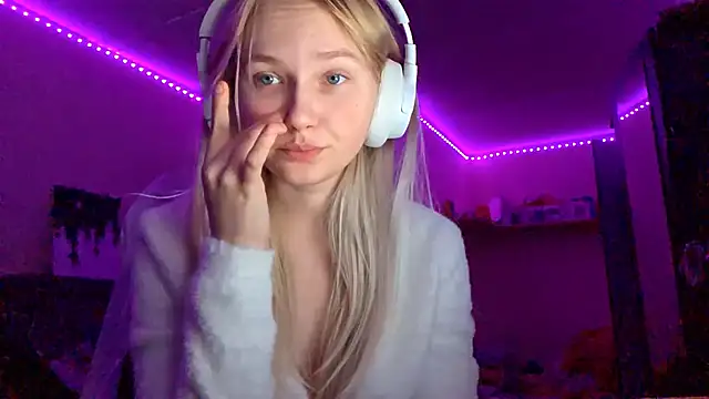 KarinRobertson live sex cam