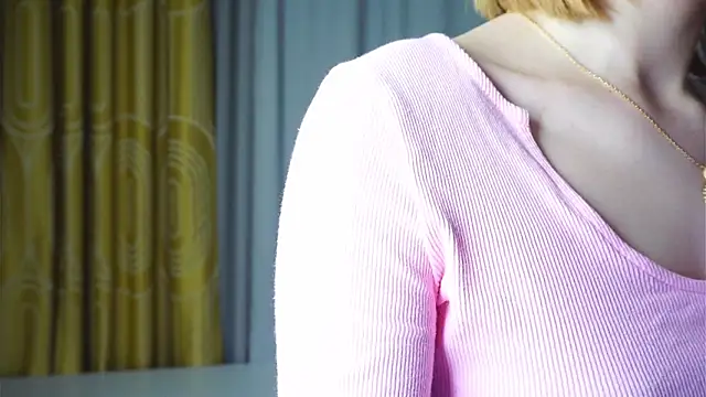 YvonneBou live sex cam