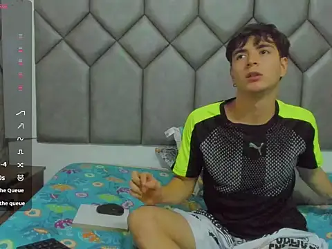 Lyon-Hot10 live sex cam