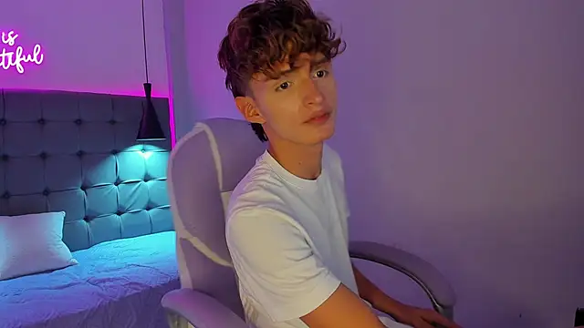 NicolasFerrer18 live sex cam