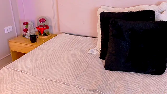 OlayaCooper live sex cam