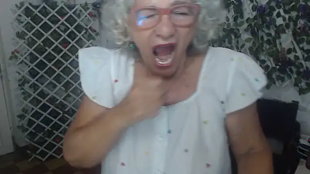FunnyGrandma live sex cam