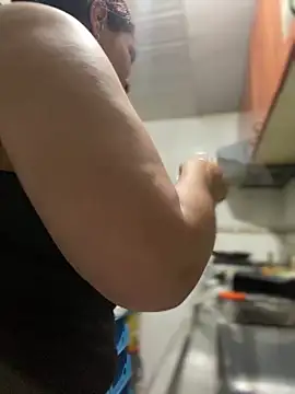 Carola-Ross live sex cam