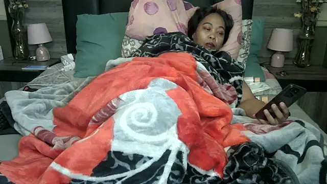 BigButt-MomJ75 live sex cam