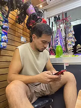 Leonardmoppet live sex cam